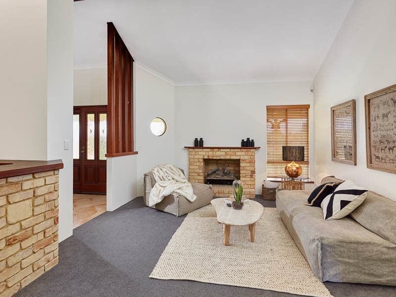 14 Casella Place, Wandi WA 6167