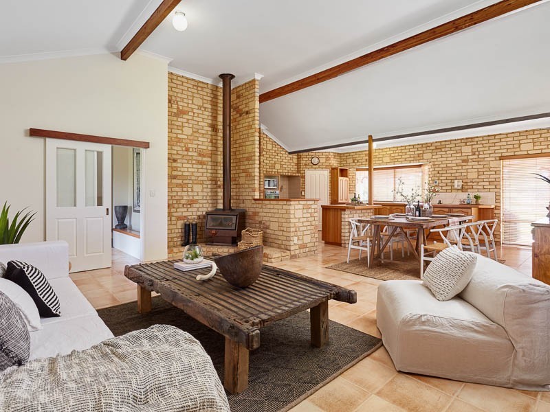 14 Casella Place, Wandi WA 6167