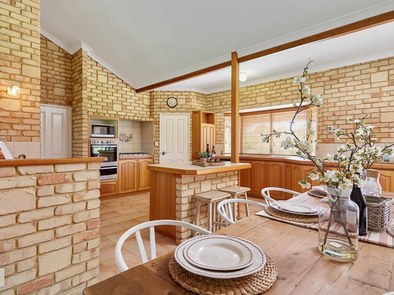 14 Casella Place, Wandi WA 6167