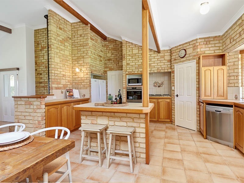 14 Casella Place, Wandi WA 6167