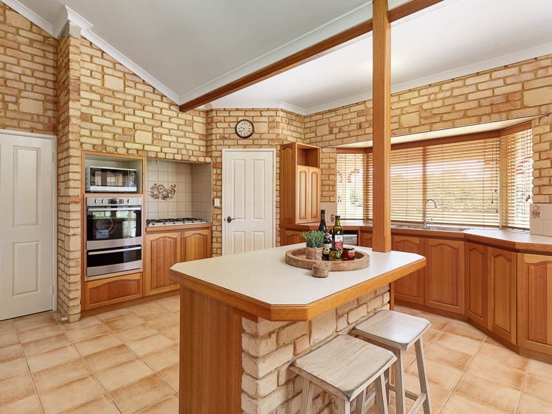 14 Casella Place, Wandi WA 6167