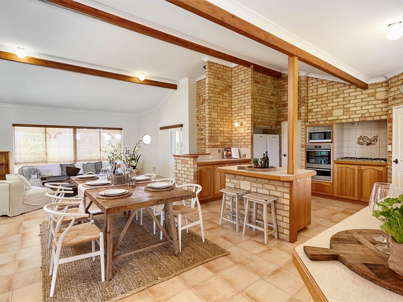 14 Casella Place, Wandi WA 6167