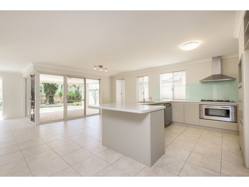 12 Kirkley Court, Success WA 6164