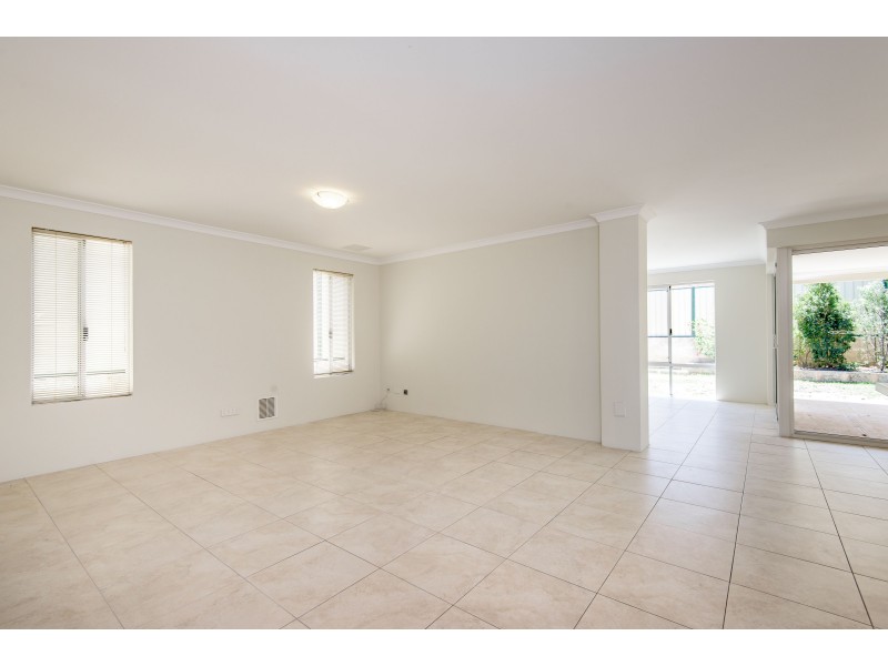 12 Kirkley Court, Success WA 6164