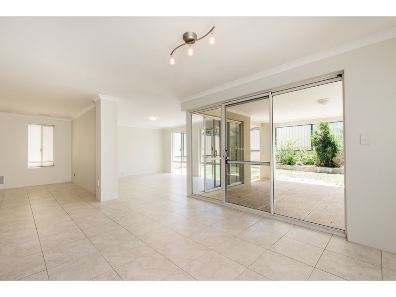 12 Kirkley Court, Success WA 6164