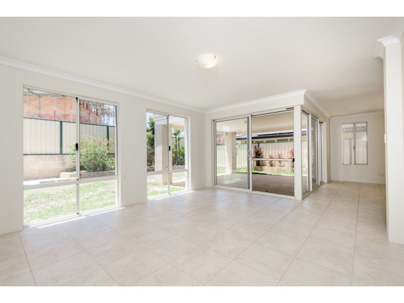 12 Kirkley Court, Success WA 6164