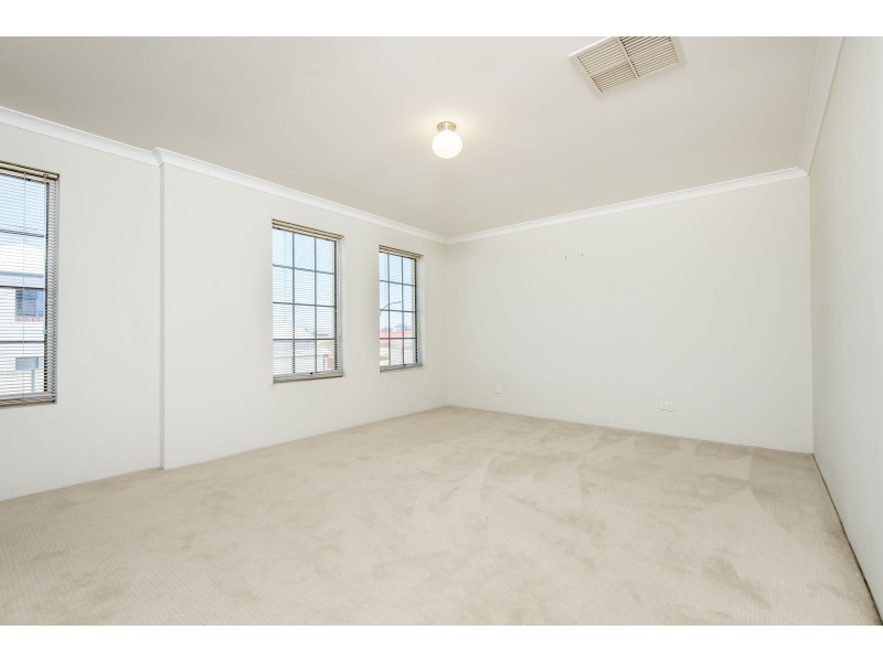 12 Kirkley Court, Success WA 6164