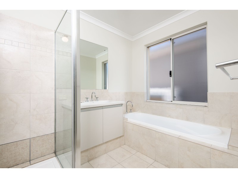 12 Kirkley Court, Success WA 6164