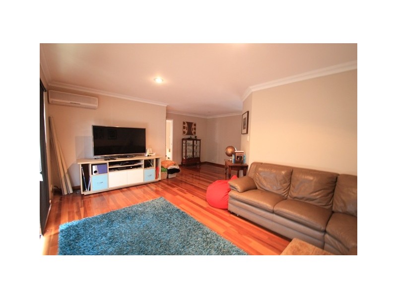 5 Leavis Place, Spearwood WA 6163