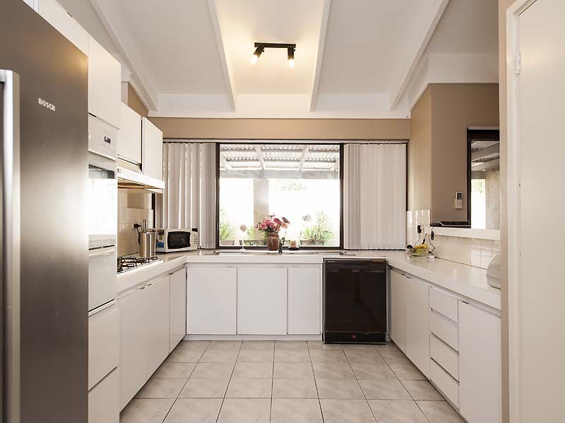 17 Hobley Way, Spearwood WA 6163