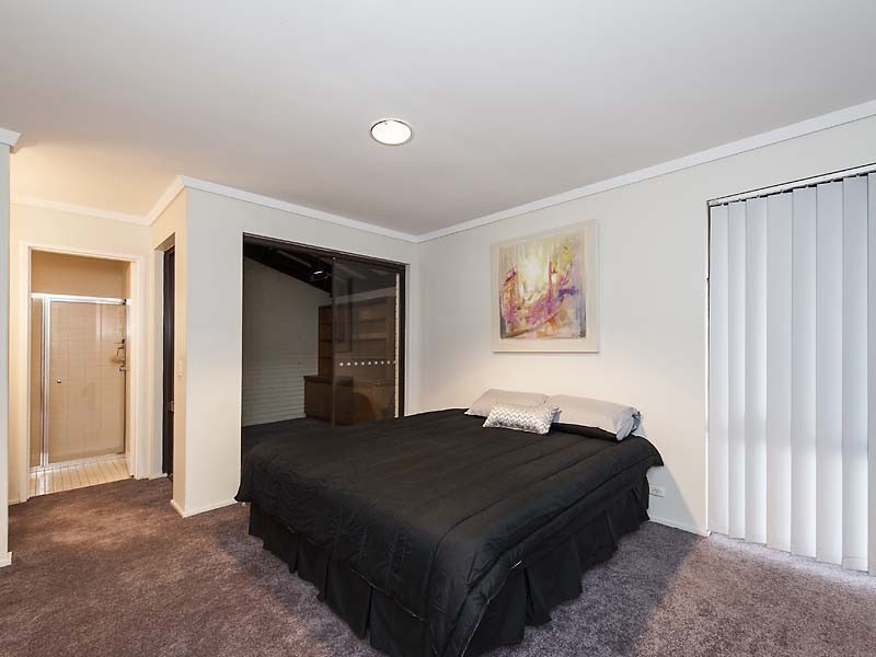 17 Hobley Way, Spearwood WA 6163