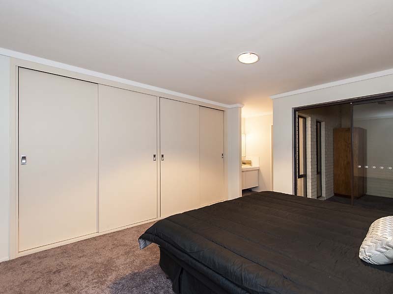 17 Hobley Way, Spearwood WA 6163