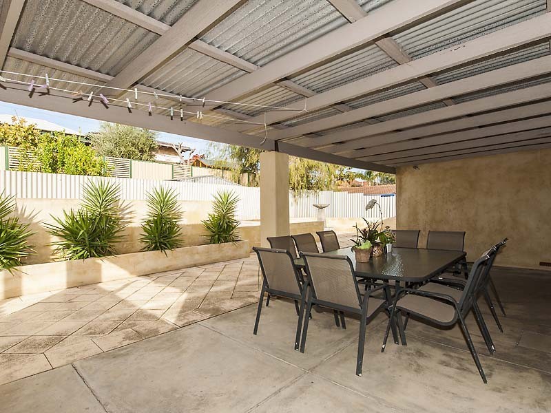 17 Hobley Way, Spearwood WA 6163