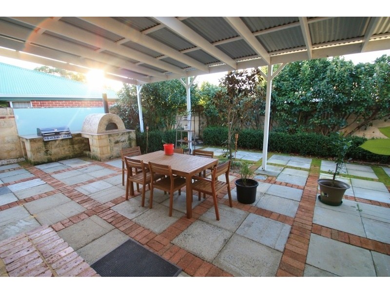 69 Redmond Road, Hamilton Hill WA 6163