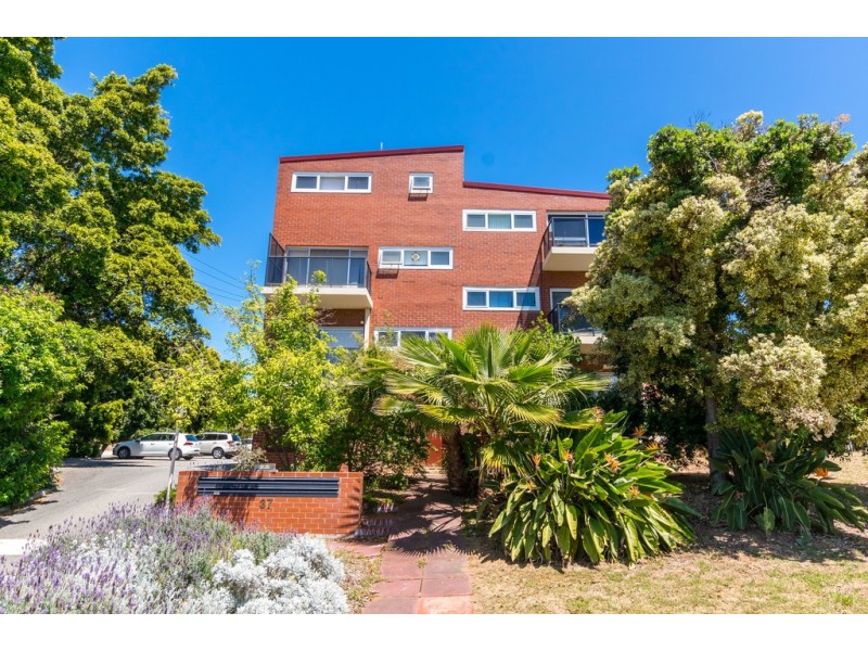 15/37 Paulik Way, Hamilton Hill WA 6163