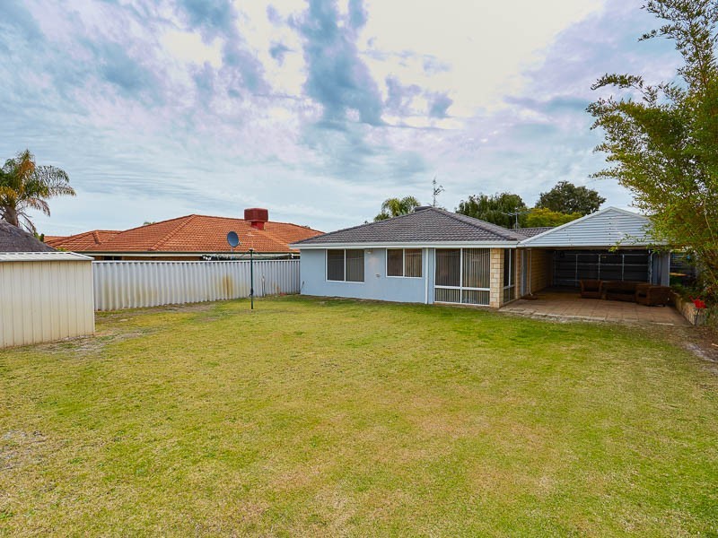 16 Seabrook Place, Success WA 6164