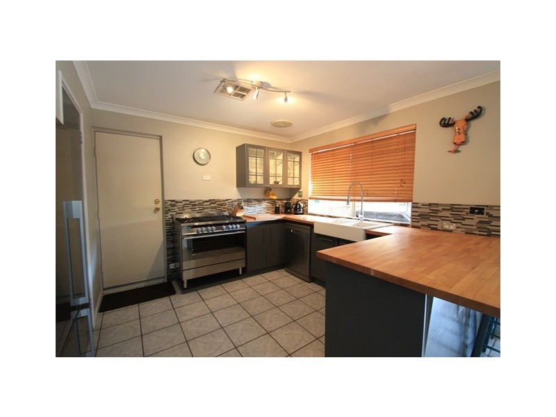 14 Impson Gardens, South Lake WA 6164
