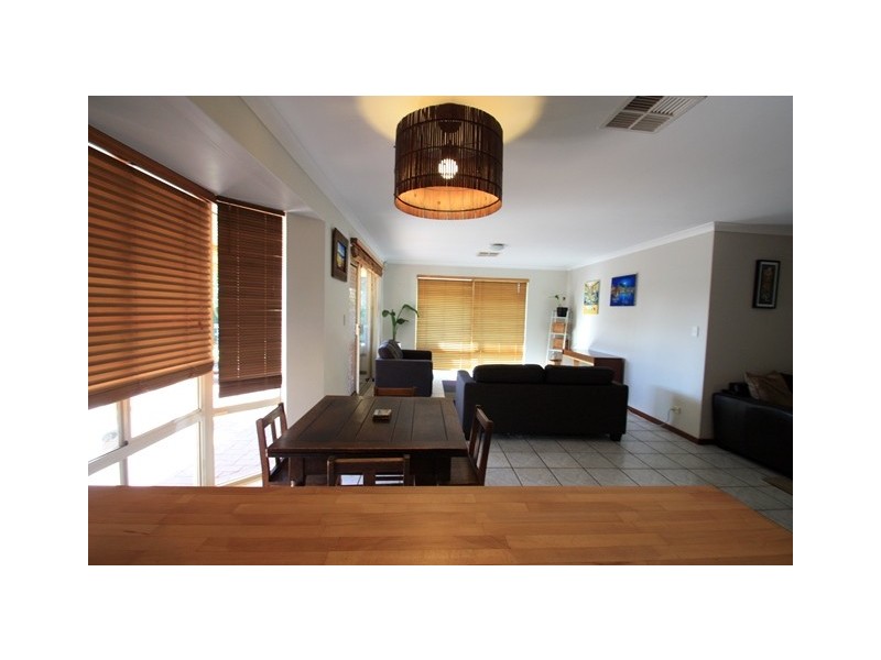 14 Impson Gardens, South Lake WA 6164