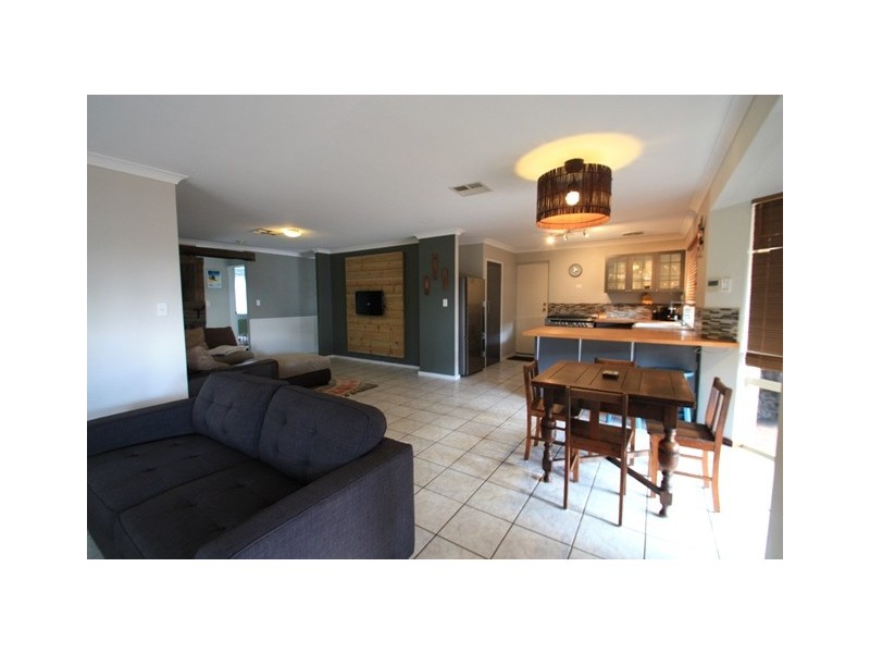 14 Impson Gardens, South Lake WA 6164