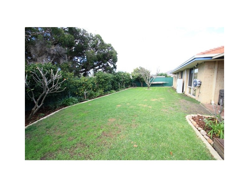 14 Impson Gardens, South Lake WA 6164
