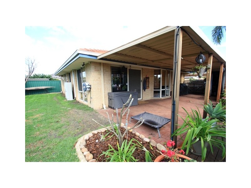 14 Impson Gardens, South Lake WA 6164
