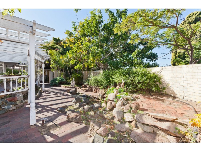 117 Sydenham Road, Doubleview WA 6018