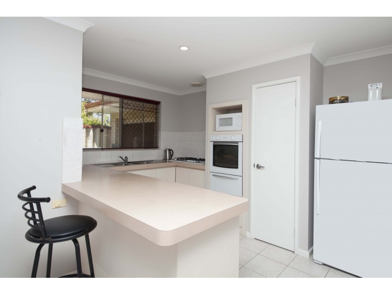 18a Kotisina Gardens, Munster WA 6166
