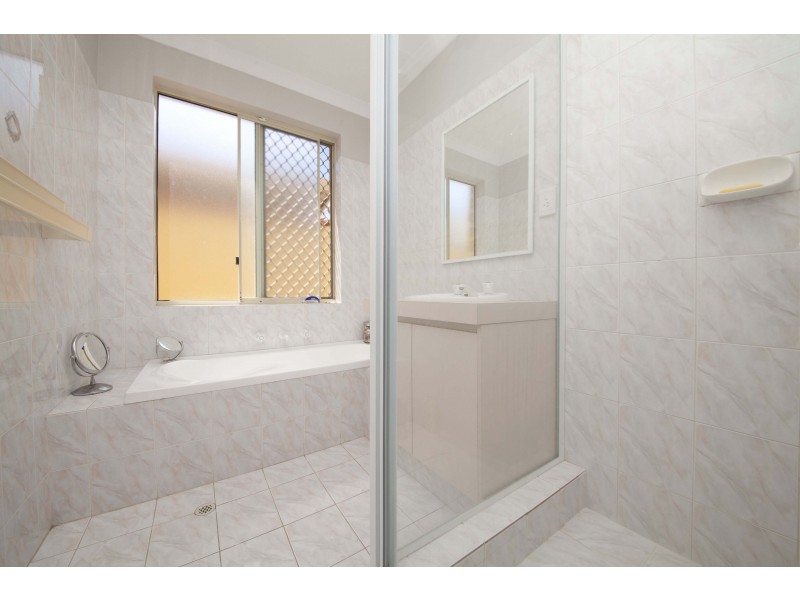 18a Kotisina Gardens, Munster WA 6166