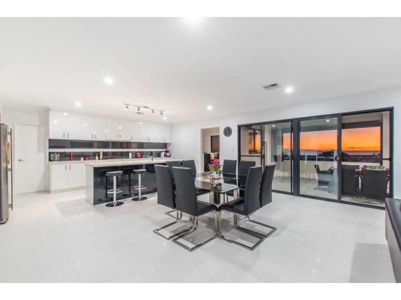 7 Hydaspe Vista, North Coogee WA 6163