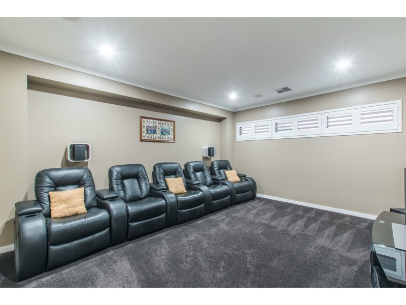 7 Hydaspe Vista, North Coogee WA 6163