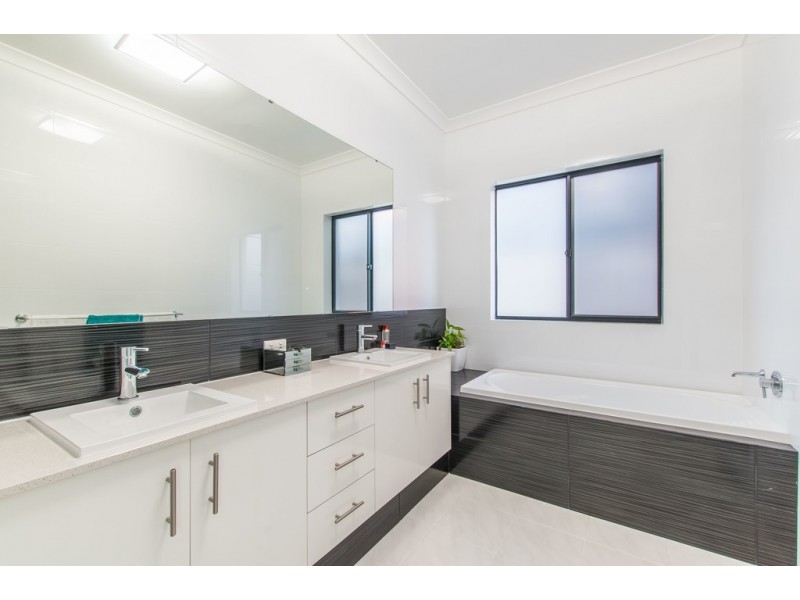 7 Hydaspe Vista, North Coogee WA 6163