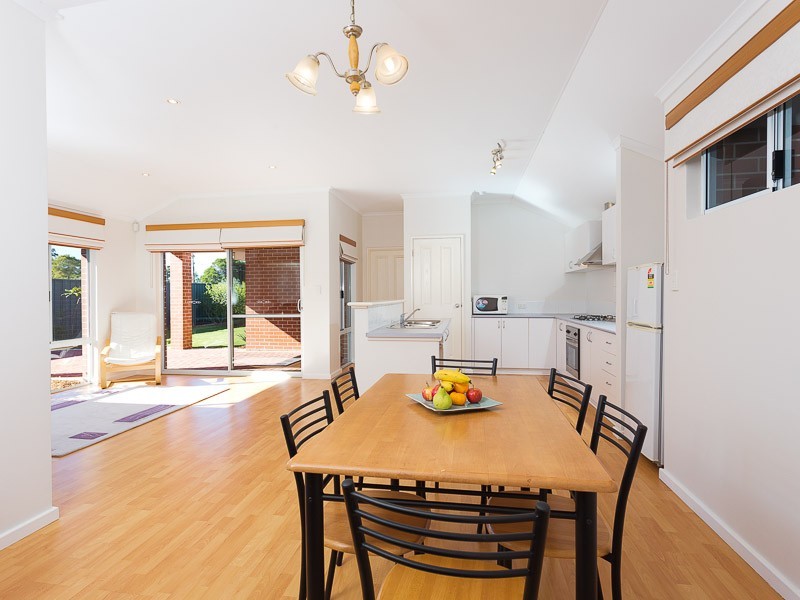 14 Ellis Road, Kardinya WA 6163