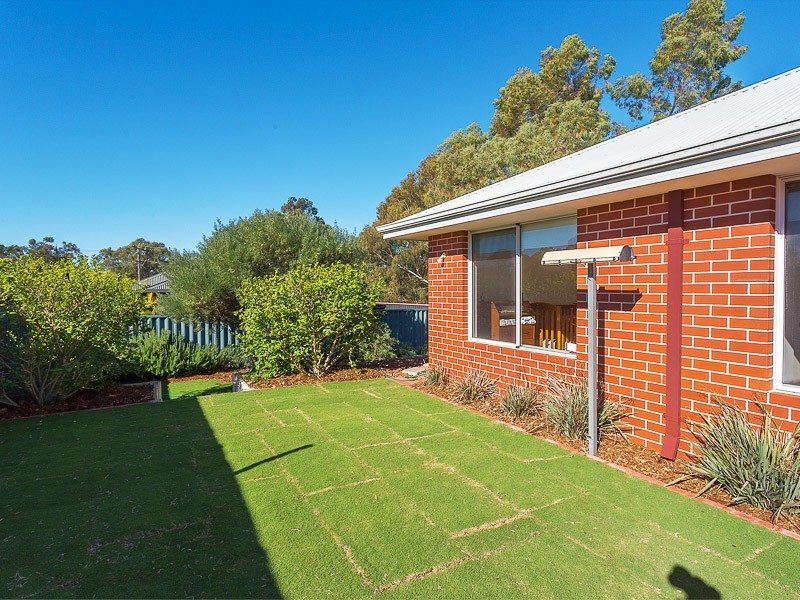14 Ellis Road, Kardinya WA 6163