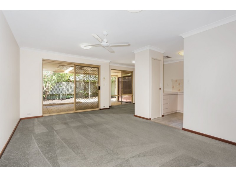 3/17 Moore Gardens, Kardinya WA 6163