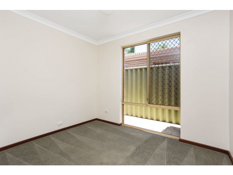 3/17 Moore Gardens, Kardinya WA 6163