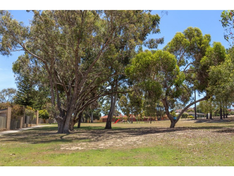 3/17 Moore Gardens, Kardinya WA 6163