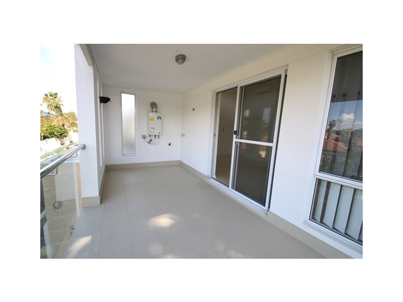 2/7 Goldsmith Road, Spearwood WA 6163