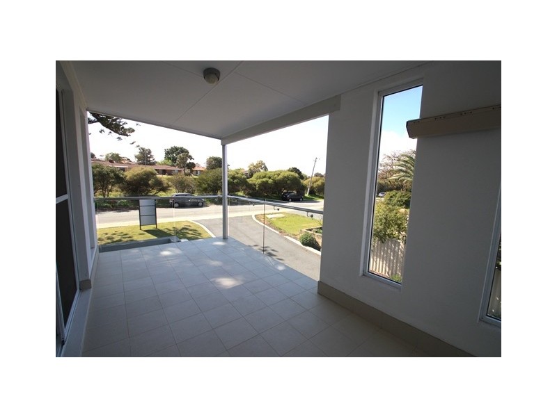 2/7 Goldsmith Road, Spearwood WA 6163