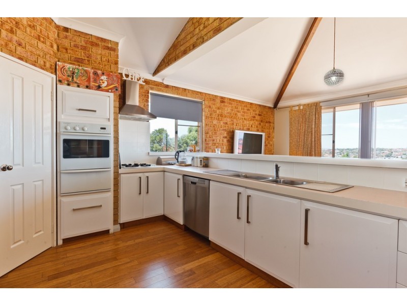 13 Hayward Parade, Coogee WA 6166