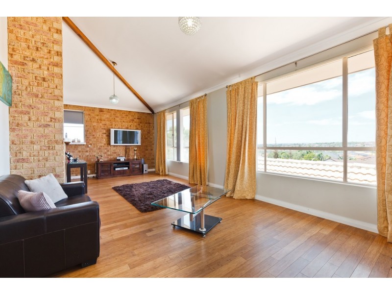 13 Hayward Parade, Coogee WA 6166