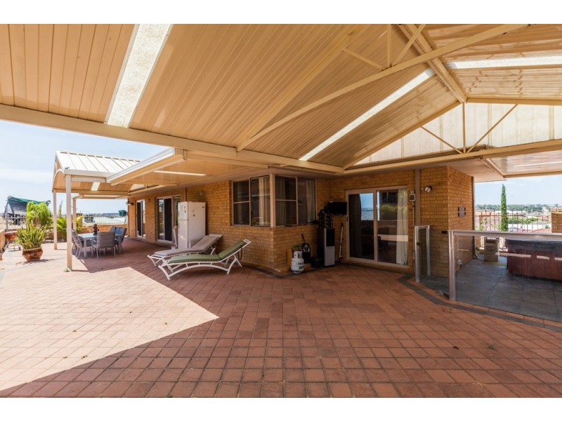 13 Hayward Parade, Coogee WA 6166