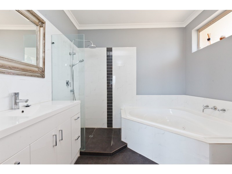 13 Hayward Parade, Coogee WA 6166