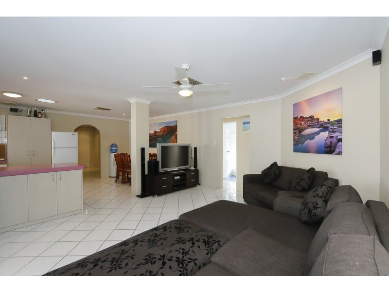 10 Alpin Court, Coolbellup WA 6163