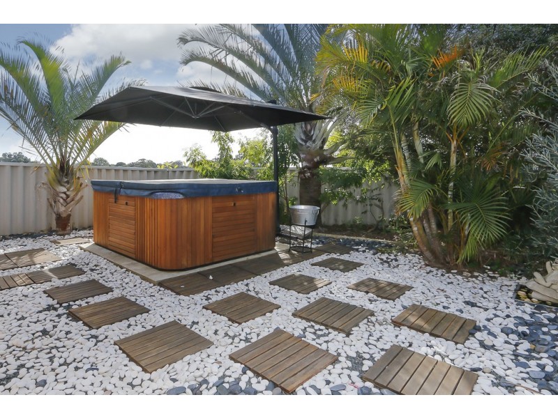 10 Alpin Court, Coolbellup WA 6163