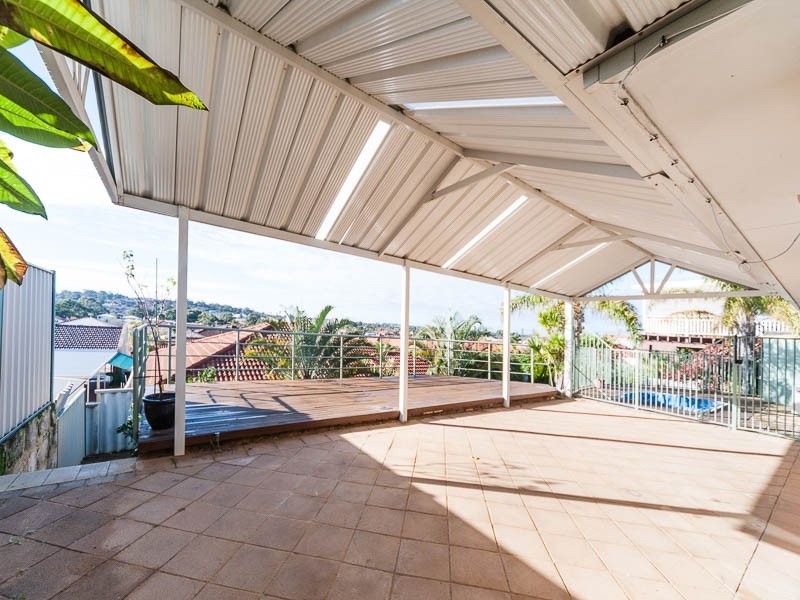 296 Hamilton Road, Spearwood WA 6163