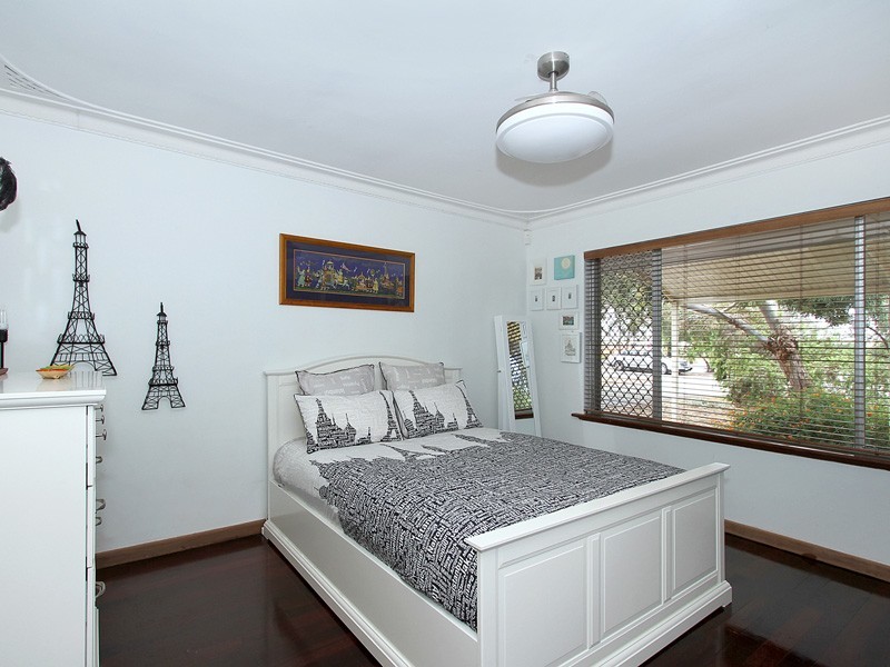 284 Spearwood Avenue, Spearwood WA 6163