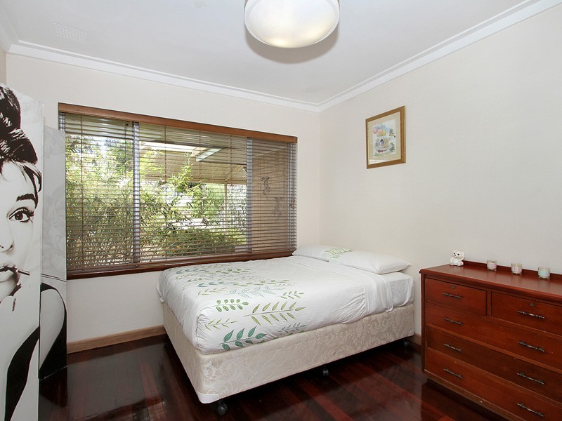 284 Spearwood Avenue, Spearwood WA 6163