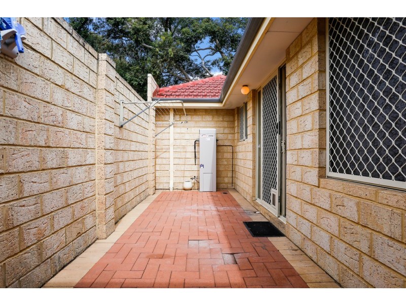 12 Hatch Place, Bibra Lake WA 6163