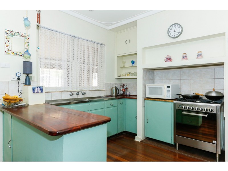 26 Frederick Road, Hamilton Hill WA 6163