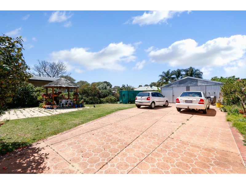 26 Frederick Road, Hamilton Hill WA 6163